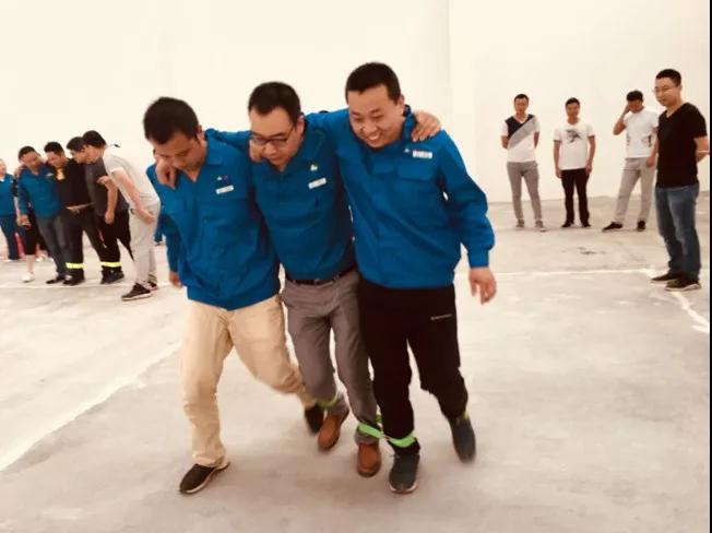 1527554798033074816.jpg 7.jpg